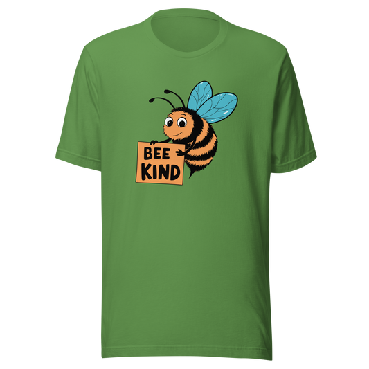 Grünes Unisex T-Shirt mit Biene die ein Schild hält mit BEE KIND Schriftzug