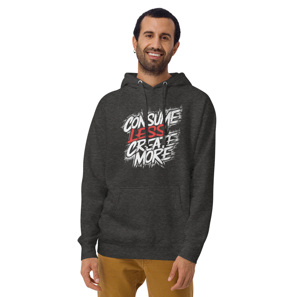 Mann trägt dunkelgrauen heather Unisex Hoodie mit   Consume Less, Create More Schriftzug im Streetart Style