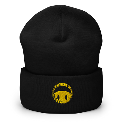 Schwarzes Beanie mit gelbem Smiley das auf dem Kopf steht bestickt