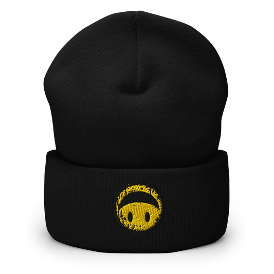 Schwarzes Beanie mit gelbem Smiley das auf dem Kopf steht bestickt