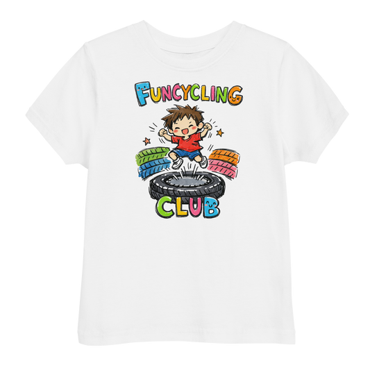 Ein weißes T-Shirt mit buntem "Funcycling Club" Print und einem Jungen der auf einem Reifen Trampolin springt