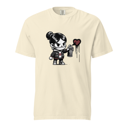 Elfenbein farbendes T-Shirt mit Mädchen das Herz sprüht Print