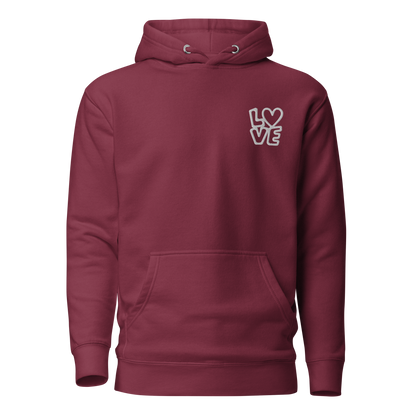 Kastanienroter Hoodie mit kleinem gestickten LOVE bei dem das Herz ersetzt ist