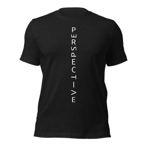 Heather schwarzes Unisex T-Shirt mit minimalistischem Perspective Print mit verdrehten Buchstaben