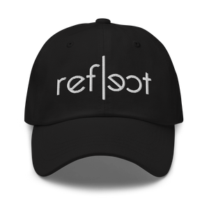 Schwarzes Cap mit weißem reflect Schriftzug, gestickt