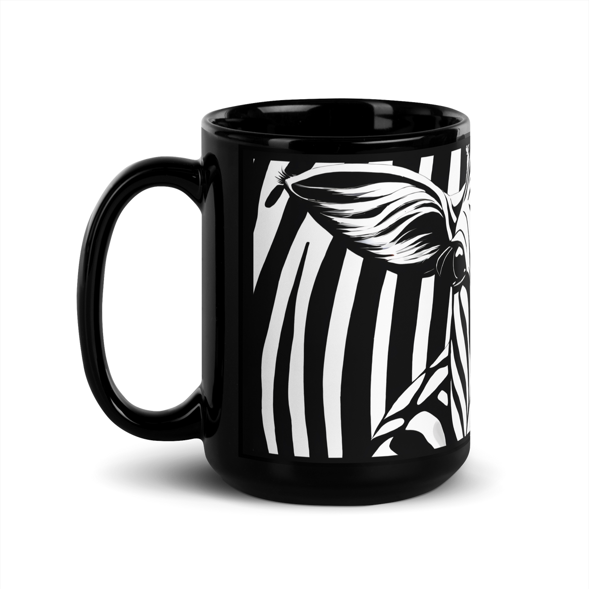 Schwarze glänzende Tasse mit schwarz weiß gestreiften Kuhgesicht linke Ansicht