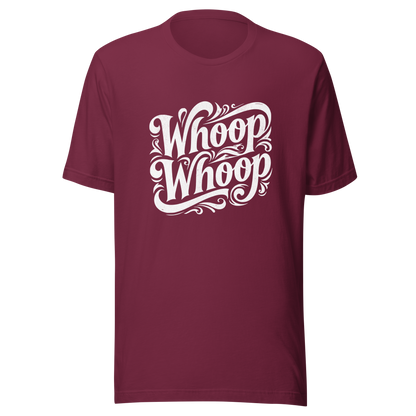 Dunkel Rotes T-Shirt mit dem Schriftzug Whoop Whoop in geschwungenen Buchstaben