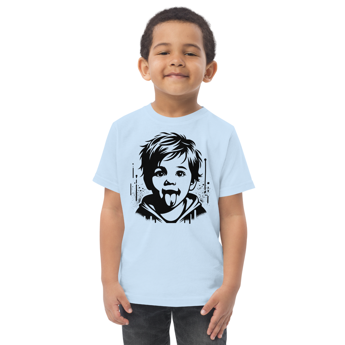Junge trägt hellblaues Kinder T-Shirt mit Junge der Zunge herausstreckt Stencil Print